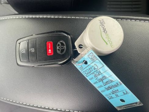 Used 2024 Toyota Corolla SE w/ SE Package FWD image 33