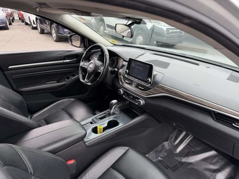 Used 2022 Nissan Altima 2.5 SL FWD image 14