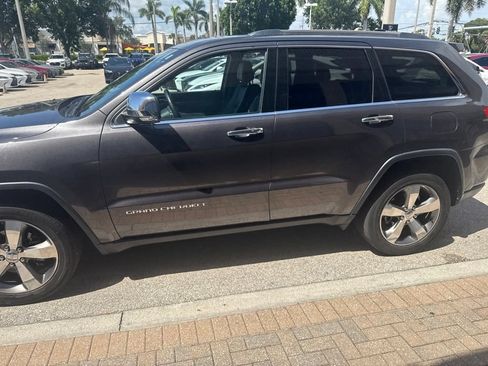 Used 2016 Jeep Grand Cherokee Limited AWD/4WD image 6