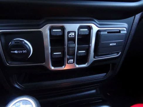 Used 2023 Jeep Wrangler Unlimited Sport AWD/4WD image 37