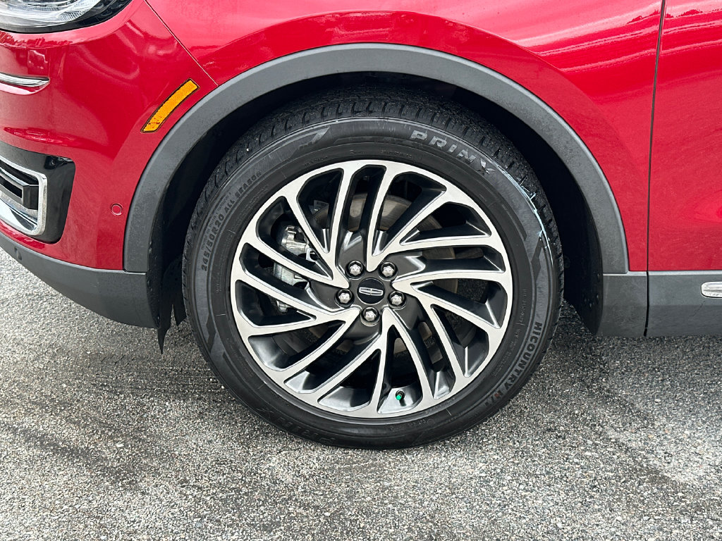 Used 2020 Lincoln Nautilus Reserve FWD image 11