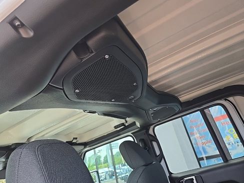 New 2025 Jeep Gladiator Sport image 98