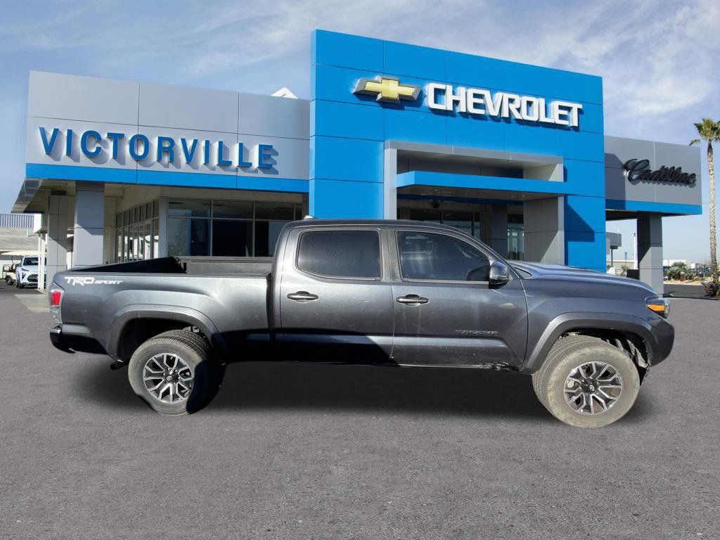 Used 2022 Toyota Tacoma TRD Sport w/ Technology Package RWD image 6