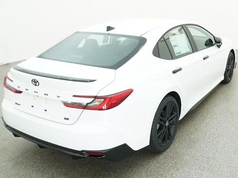 New 2026 Toyota Camry Hybrid FWD image 8