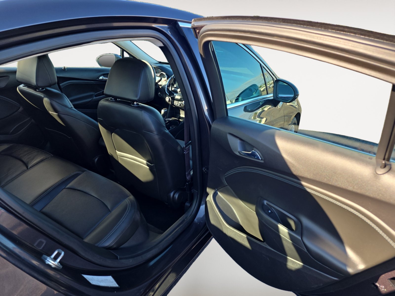 Used 2016 Chevrolet Cruze Premier FWD image 11