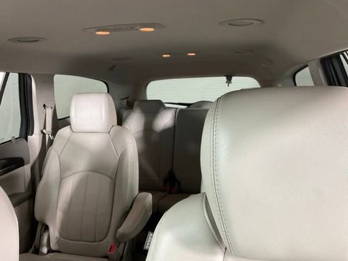 Used 2017 Buick Enclave Leather FWD image 40