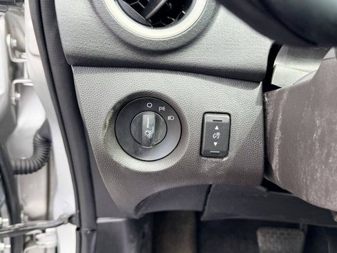 Used 2011 Ford Fiesta SE w/ 202A Rapid Spec Order Code FWD image 12