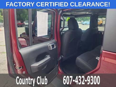 Used 2021 Jeep Gladiator Sport AWD/4WD image 23