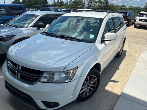 Used 2017 Dodge Journey SXT w/ Comfort/Convenience Group FWD image 1