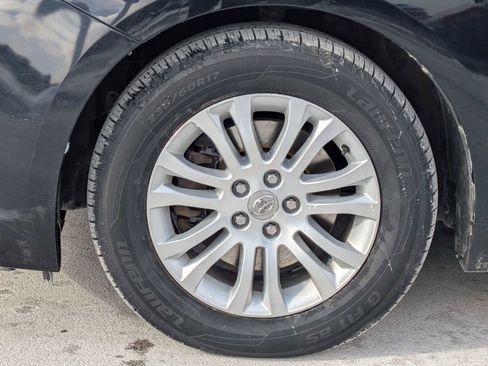 Used 2015 Toyota Sienna XLE image 13