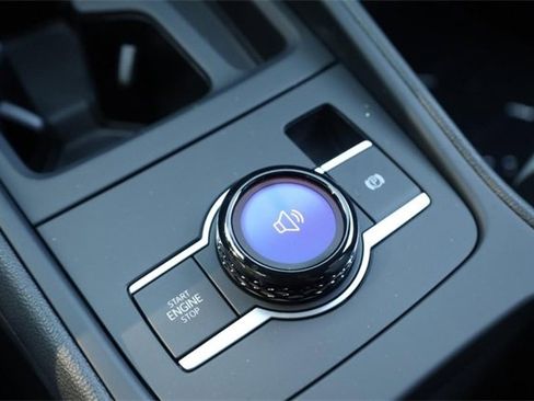 New 2025 Volkswagen Tiguan SE R-Line image 16