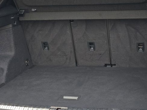 Used 2025 Audi Q3 2.0T Premium image 9