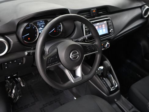 Used 2021 Nissan Versa S FWD image 19