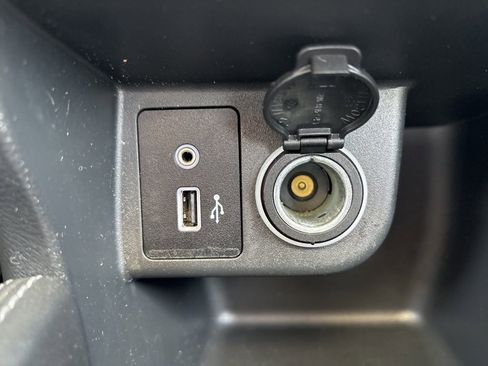 Used 2019 Nissan Kicks SV image 26