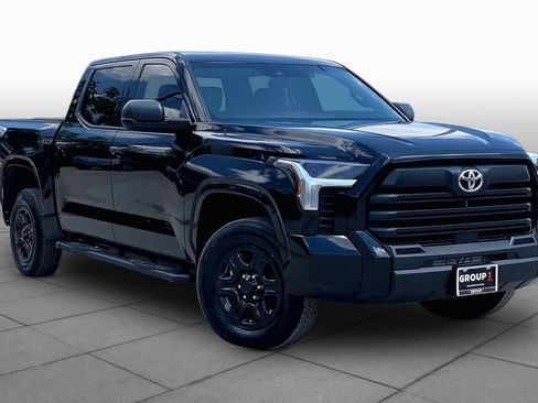 Used 2025 Toyota Tundra SR w/ SR Tow Package AWD/4WD image 3