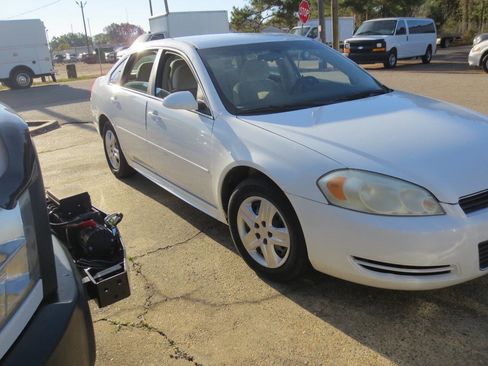 Used 2011 Chevrolet Impala LS Fleet 4dr Sedan w/1FL image 2