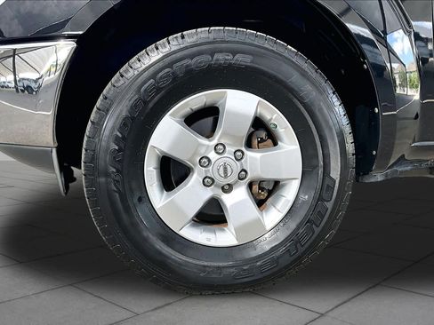 Used 2010 Nissan Frontier SE RWD image 10