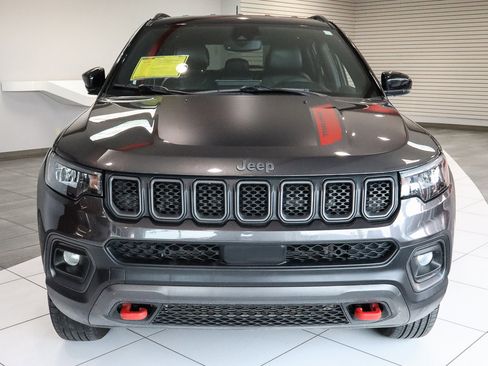 Used 2024 Jeep Compass Trailhawk image 3