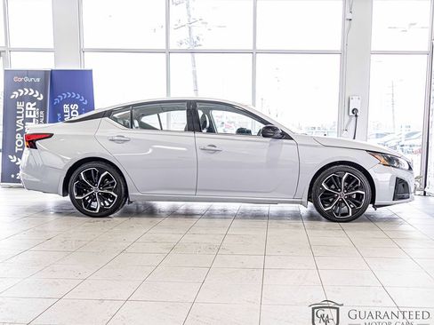 Used 2023 Nissan Altima 2.5 SR image 11