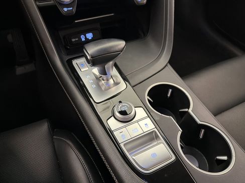 Used 2021 Genesis G70 2.0T RWD image 20