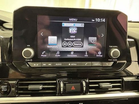 Used 2025 Nissan Pathfinder SV w/ SV Premium Package FWD image 16