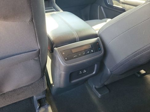 Used 2024 Nissan Pathfinder SV FWD image 11