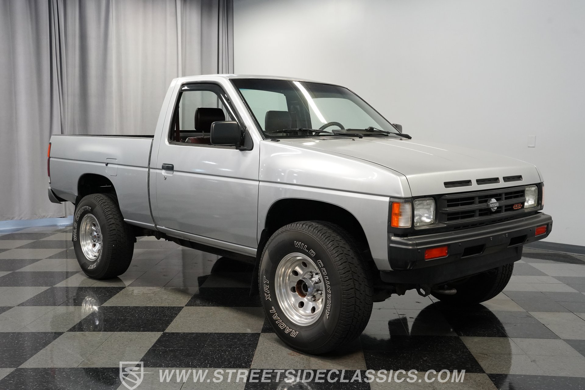 Used 1990 Nissan Pickup 4x4 Regular Cab image 17