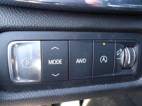 Used 2024 GMC Acadia Denali w/ Super Cruise Package image 14