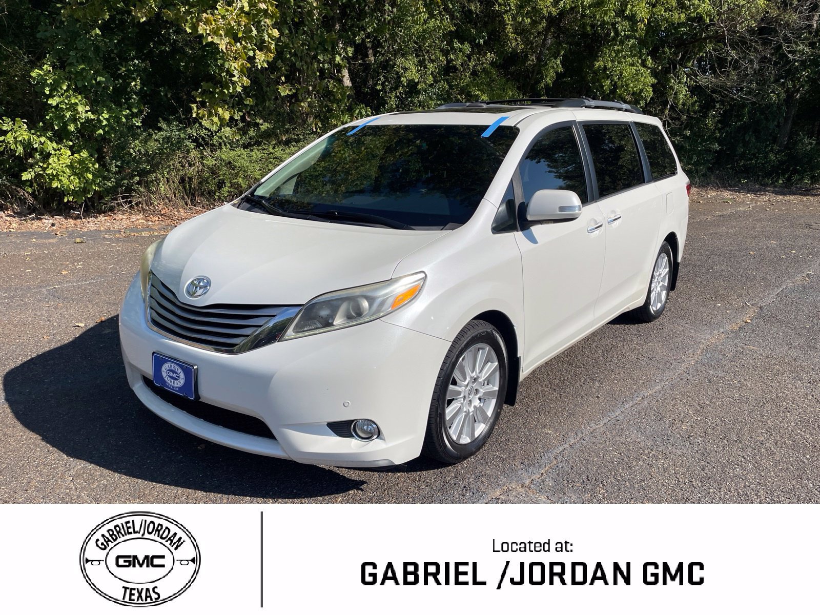 Used 2017 Toyota Sienna Limited FWD image 1