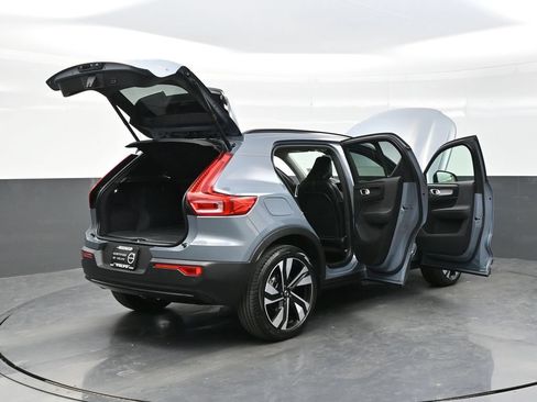 Used 2023 Volvo XC40 B5 Ultimate w/ Protection Package Premier AWD/4WD image 48