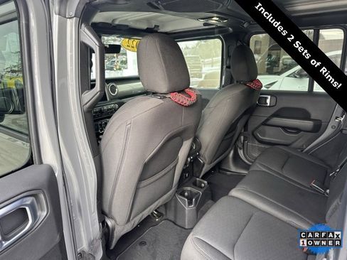 Used 2022 Jeep Wrangler Unlimited Sahara w/ Cold Weather Group image 11