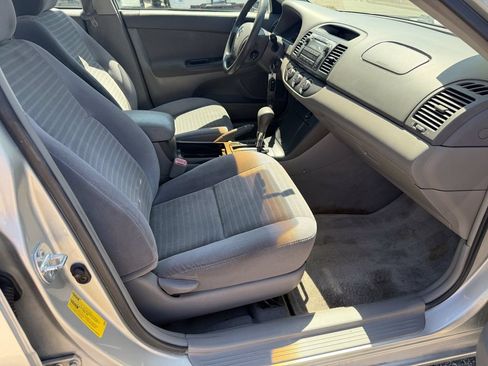 Used 2006 Toyota Camry LE FWD image 9
