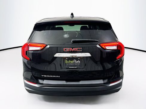Used 2024 GMC Terrain SLE image 7