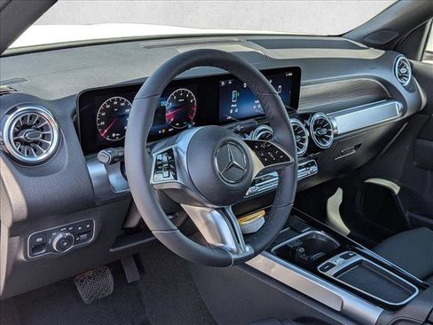 New 2026 Mercedes-Benz GLB 250 4MATIC image 3