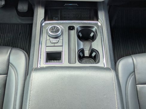 Used 2022 Ford Expedition Max XLT image 6