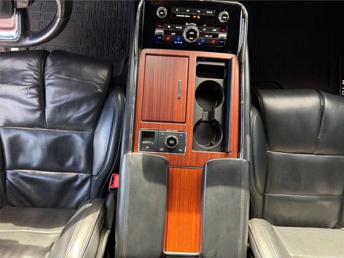 Used 2019 Lincoln Navigator L Reserve AWD/4WD image 12