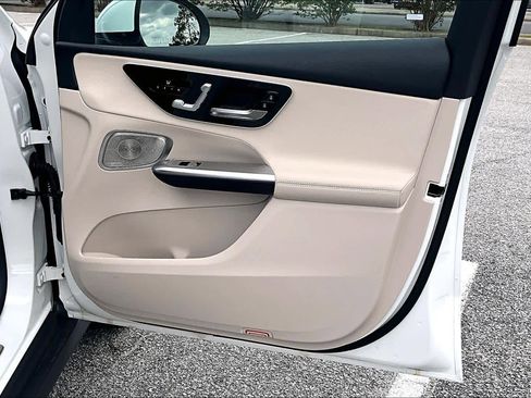 Used 2026 Mercedes-Benz GLC 300 4MATIC image 23
