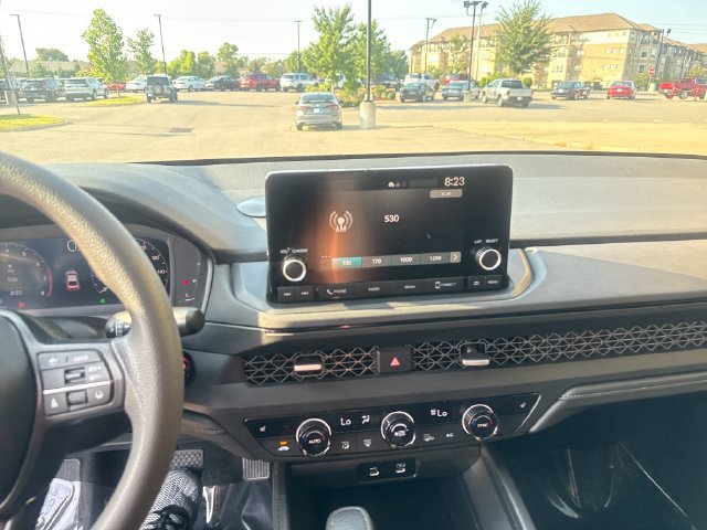 Certified 2025 Honda Accord SE image 14