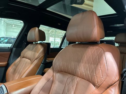 Used 2019 BMW X7 xDrive50i w/ M Sport Package AWD/4WD image 74