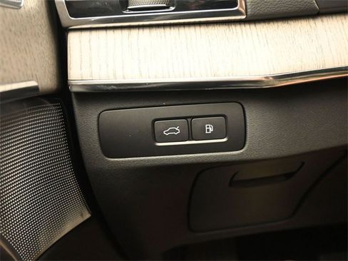 Used 2025 Volvo XC90 T8 Ultra image 29