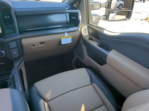 New 2026 Ford F250 Lariat AWD/4WD image 15