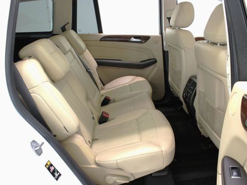 Used 2019 Mercedes-Benz GLS 450 4MATIC image 46