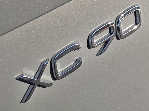 New 2026 Volvo XC90 B6 Ultra w/ Protection Package image 14