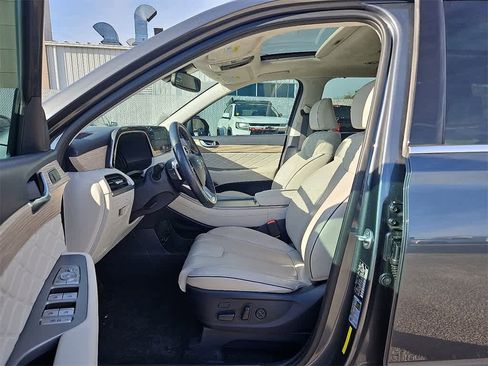 Used 2022 Hyundai Palisade Calligraphy w/ Winter Package image 12