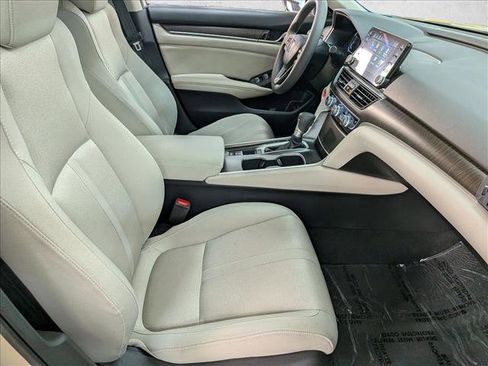 Used 2018 Honda Accord EX image 28