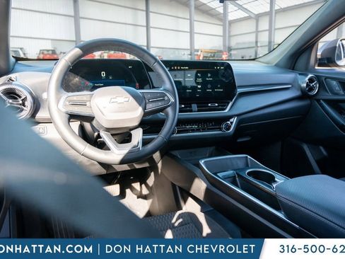 Used 2025 Chevrolet Equinox LT image 22