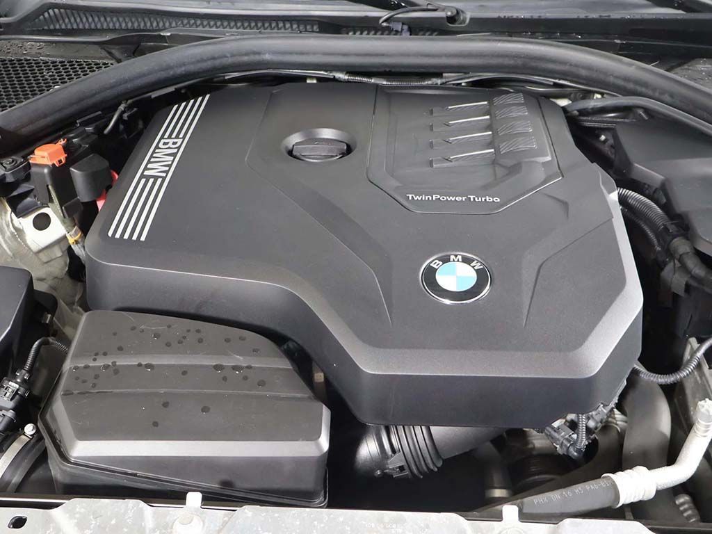 Used 2020 BMW 330i xDrive Sedan w/ Convenience Package AWD/4WD image 18