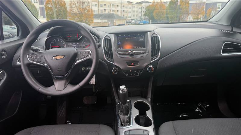 Used 2019 Chevrolet Cruze LS w/ LS Convenience Package FWD image 18
