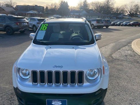 Used 2016 Jeep Renegade Limited image 2