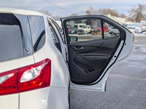 Used 2020 Chevrolet Equinox LT image 40